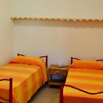 ホテル Baia Di Conte Club &