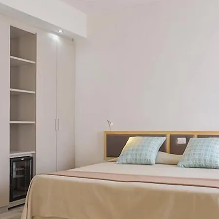 Baia Di Conte Club & 4*