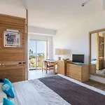Baia Di Conte Club & 4*
