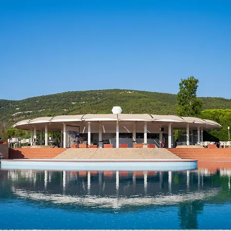 Baia Di Conte Club & ホテル