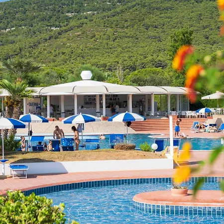 Baia Di Conte Club & 4*