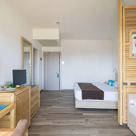 Baia Di Conte Club & 4*