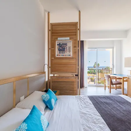 Baia Di Conte Club & 4*