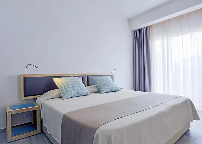 Hotel Baia Di Conte Club&resort