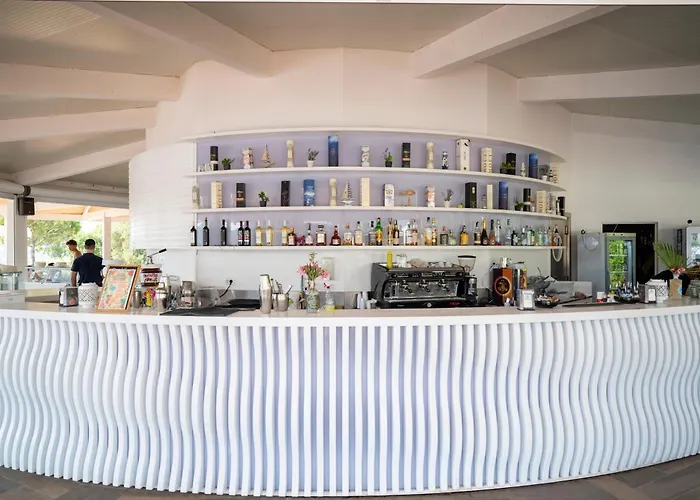 Hotel Baia Di Conte Club&resort