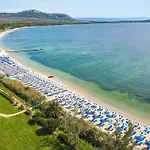 Hotel Baia Di Conte Club & 4*
