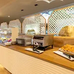 Hotel Baia Di Conte Club & 4*