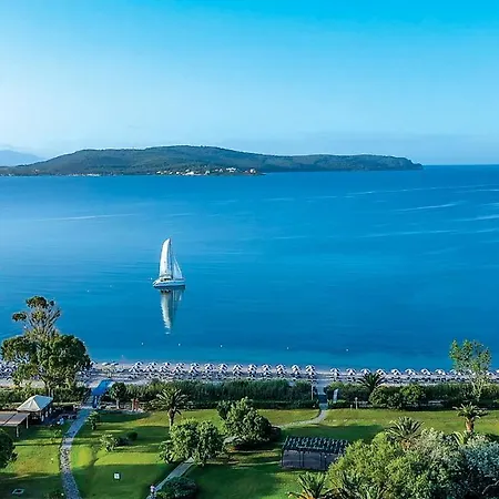 Hotel Baia Di Conte Club & 4*