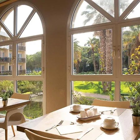 Baia Di Conte Club & 4*