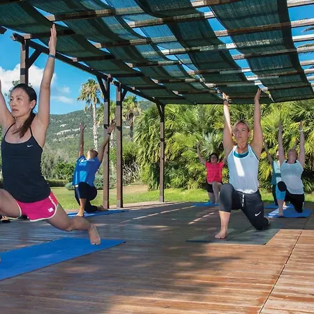 فندق Baia Di Conte Club &