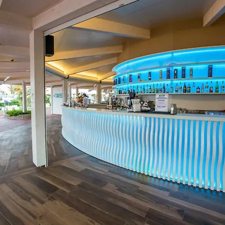 Baia Di Conte Club & ألغيرو